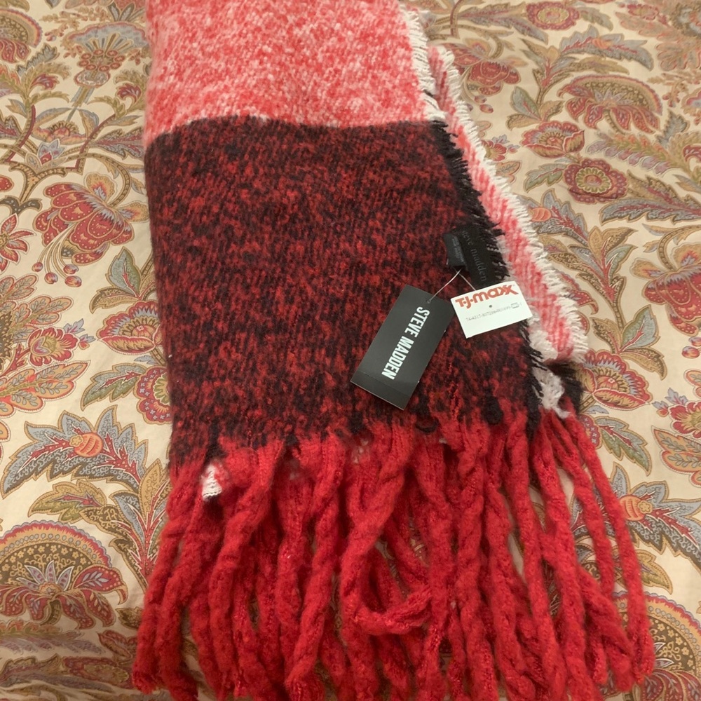 Steve Madden scarf. New with tags.